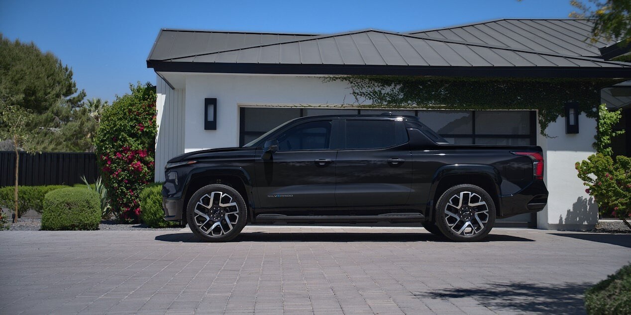 2025%20Silverado%20EV%203.jpg