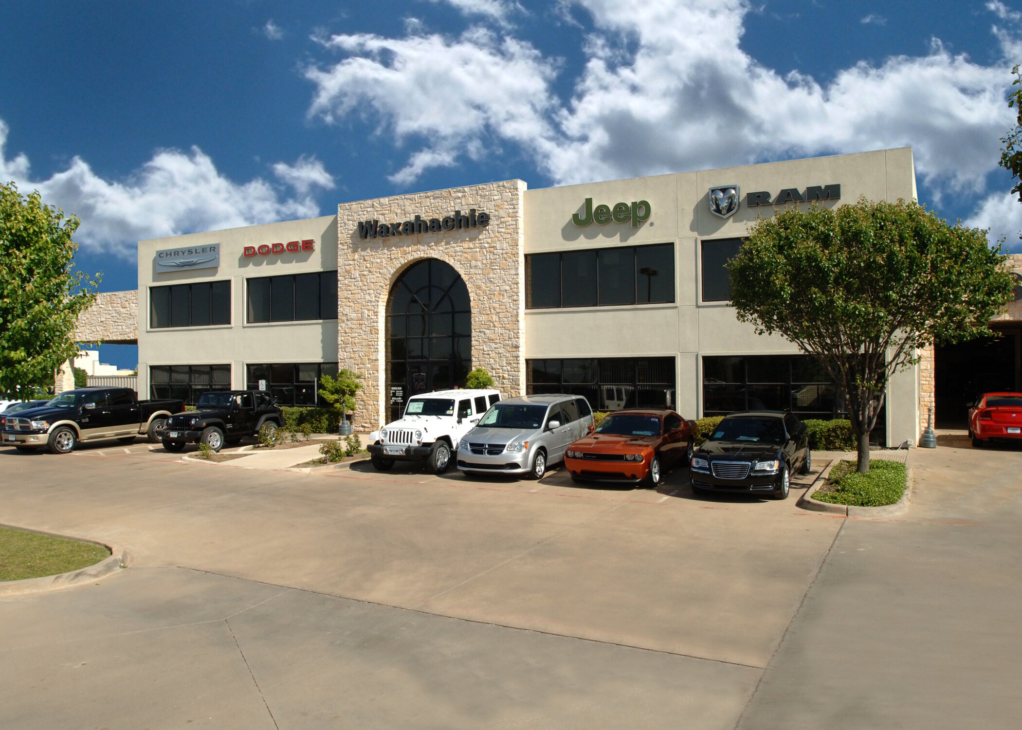 Waxahachie Chrysler dealer FINAL.jpg