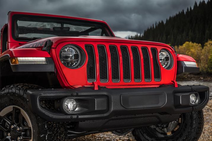 2019 Jeep Wrangler front red.jpg