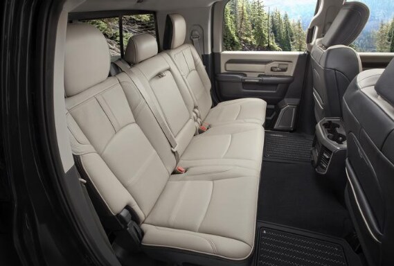 Screenshot_2019-02-15 FCA US Media - 2019 Ram Heavy Duty Interiors.png