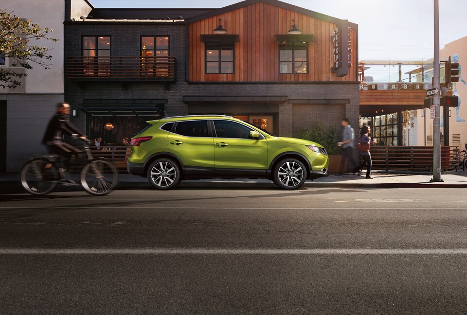 2018-Nissan-RogueSport-SL-SUV-L01.png