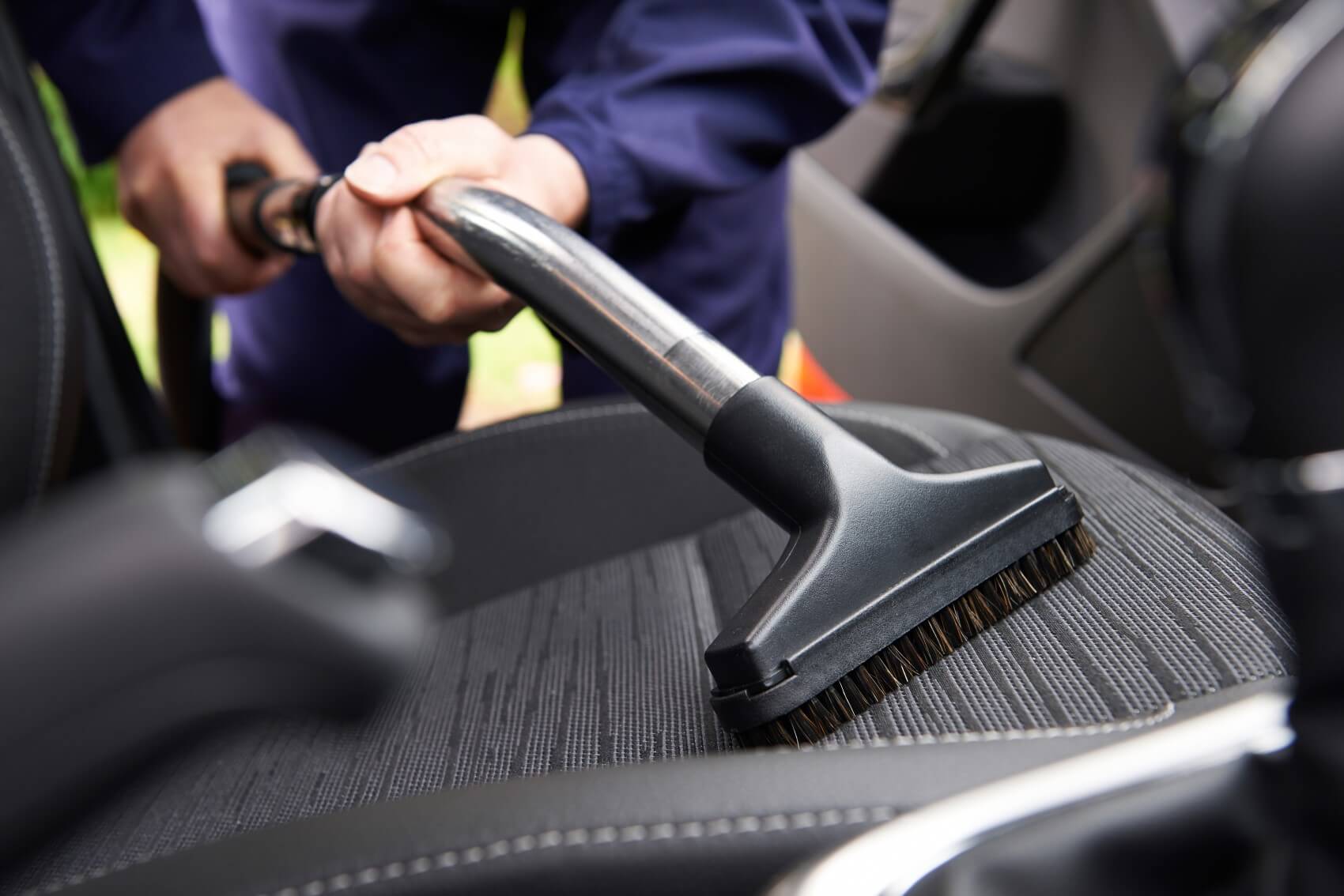 Cleaning the seat of a car