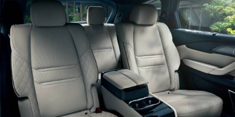 2022-mazda-cx-9-design-signature-leather-seats_004.jpg