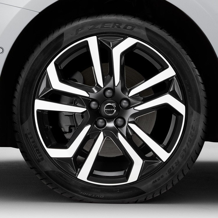 Volvo-Parts-04.jpg