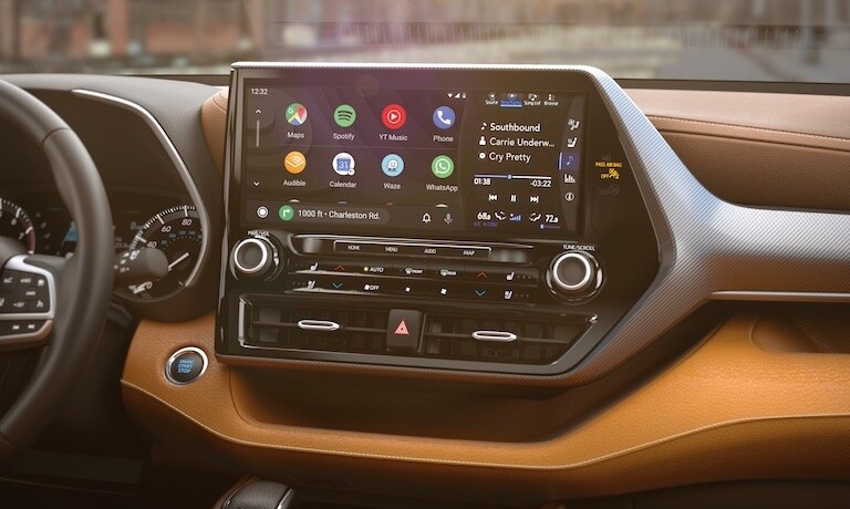 Toyota Highlander infotainment system