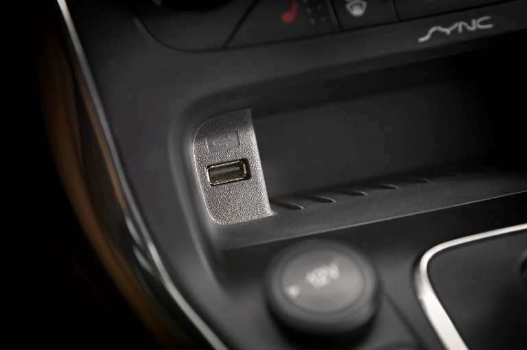 2018 Ford Fusion Smart Charging USB Port.jpg