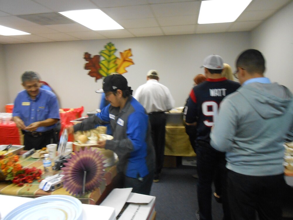 Employees-Serving-Plates.jpg