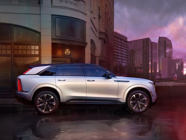 Cadillac Escalade IQ