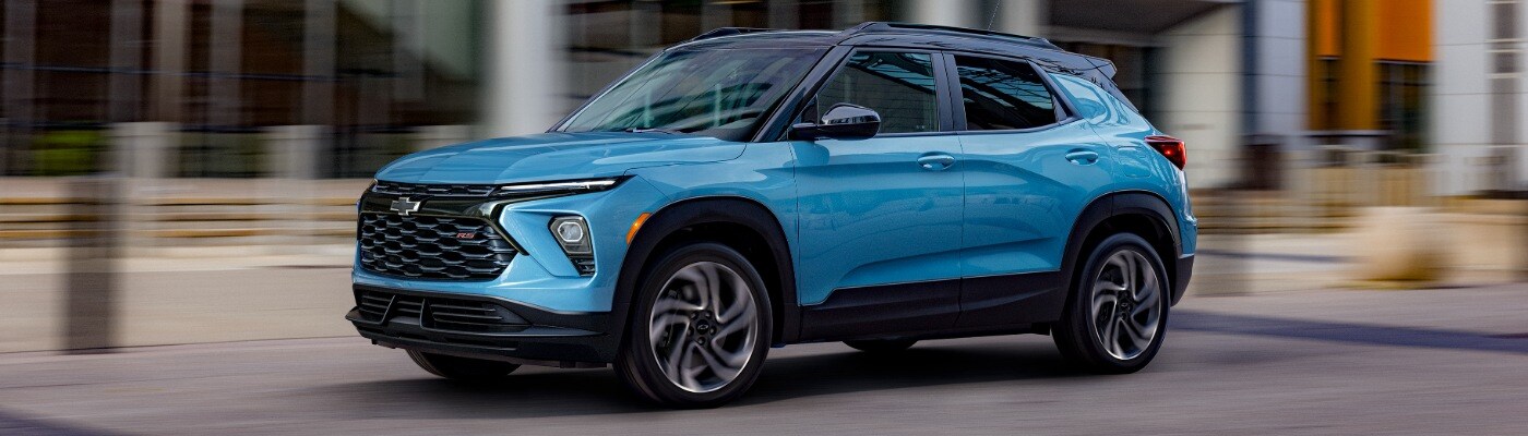 2025 Chevy Trailblazer 2025 Chevrolet Trailblazer RS SUV driving down a city street