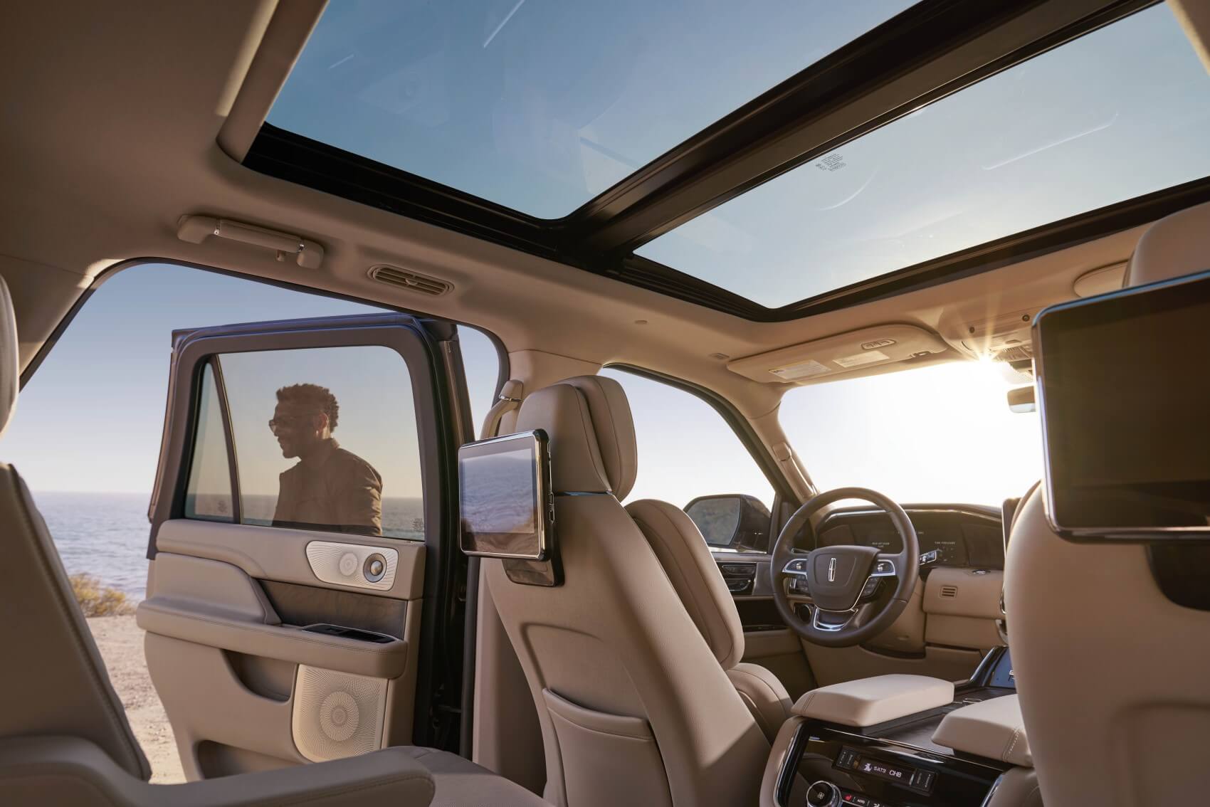 Lincoln Navigator Interior