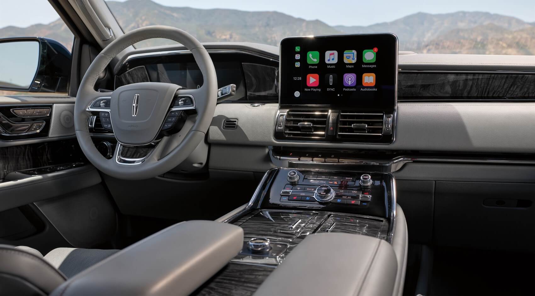Lincoln Navigator Interior Tech