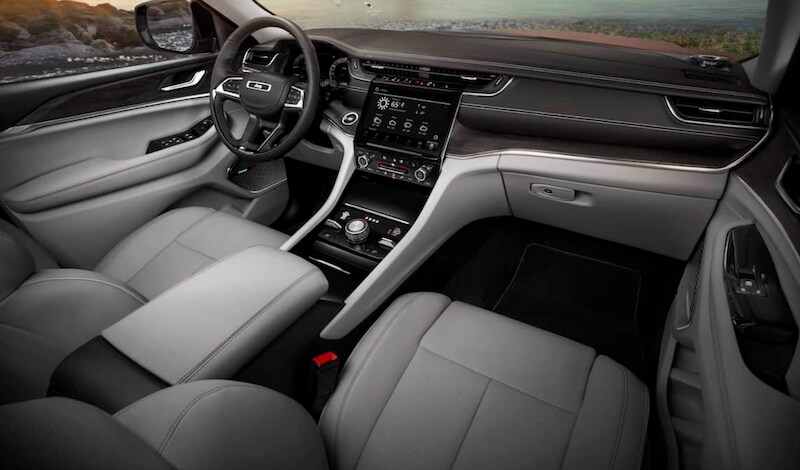 Jeep Grand Cherokee L Interior