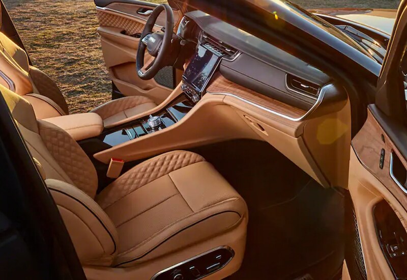 Jeep Grand Cherokee L Interior
