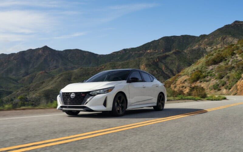 Nissan Sentra vs Kia K4