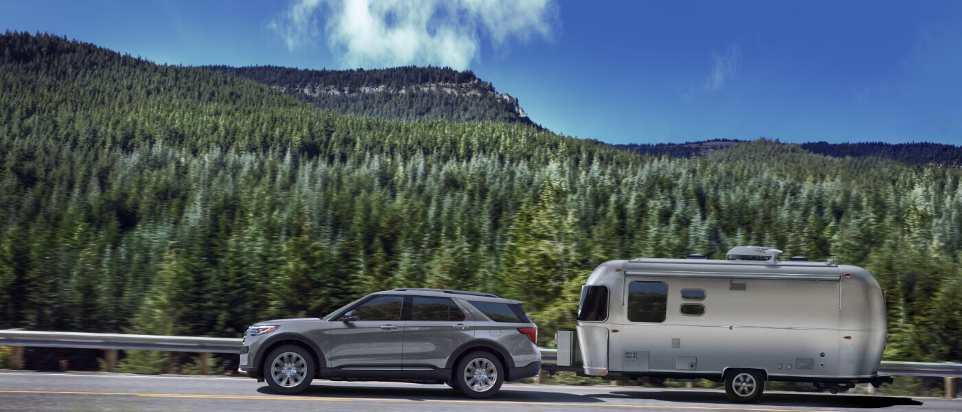 2026-Ford-Explorer-Exterior-Pulling-Camper