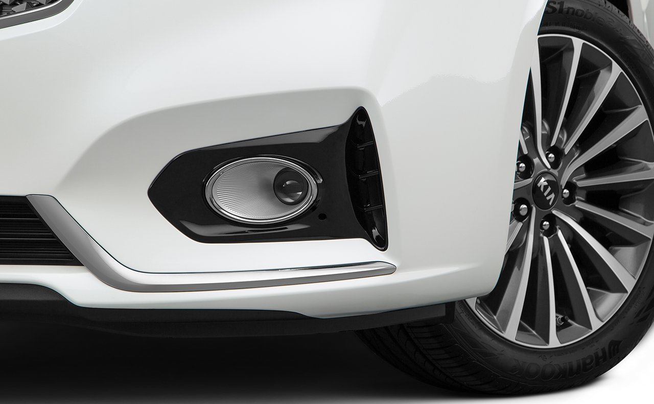 gallery_cadenza_2017_exterior_fog-lights--kia-1280x-jpg.jpg