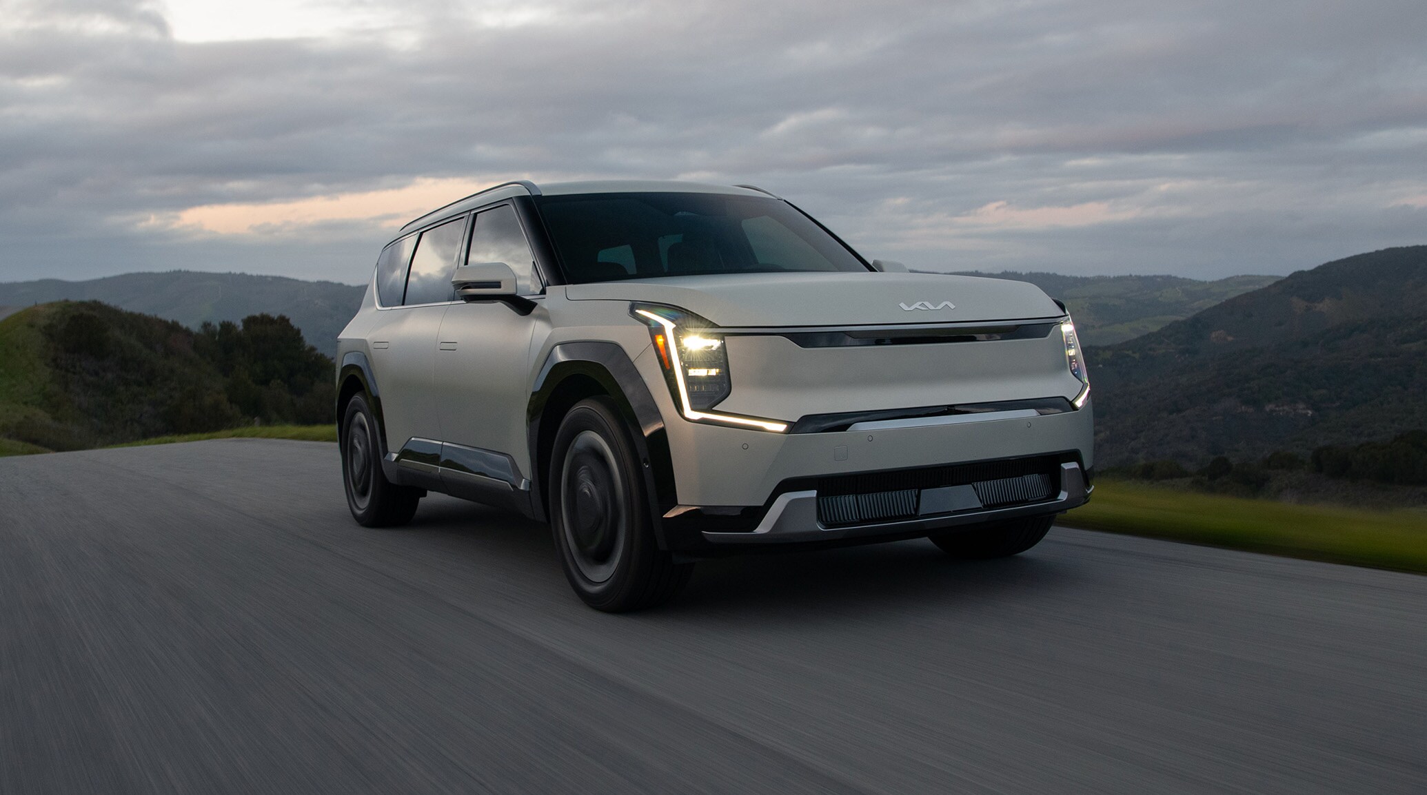 kia_EV9_2024_asset-carousel-1.png
