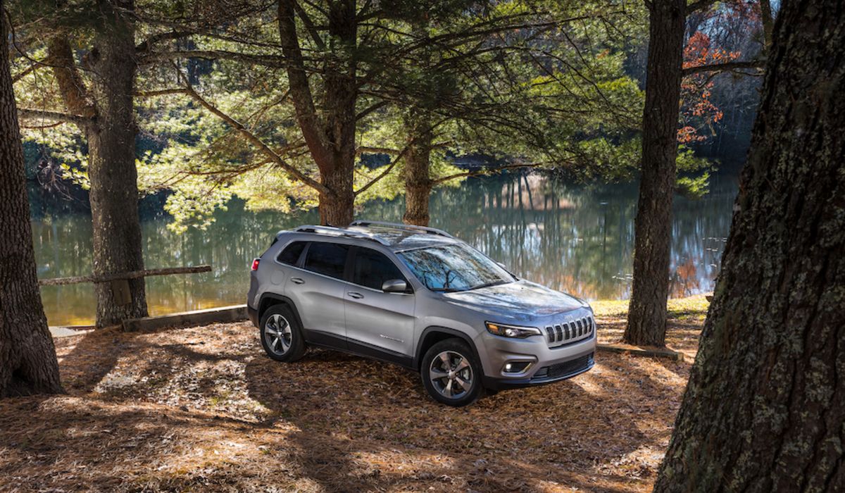 2019-Jeep-Cherokee-Limited-SUV-L03 (2) (1).jpeg