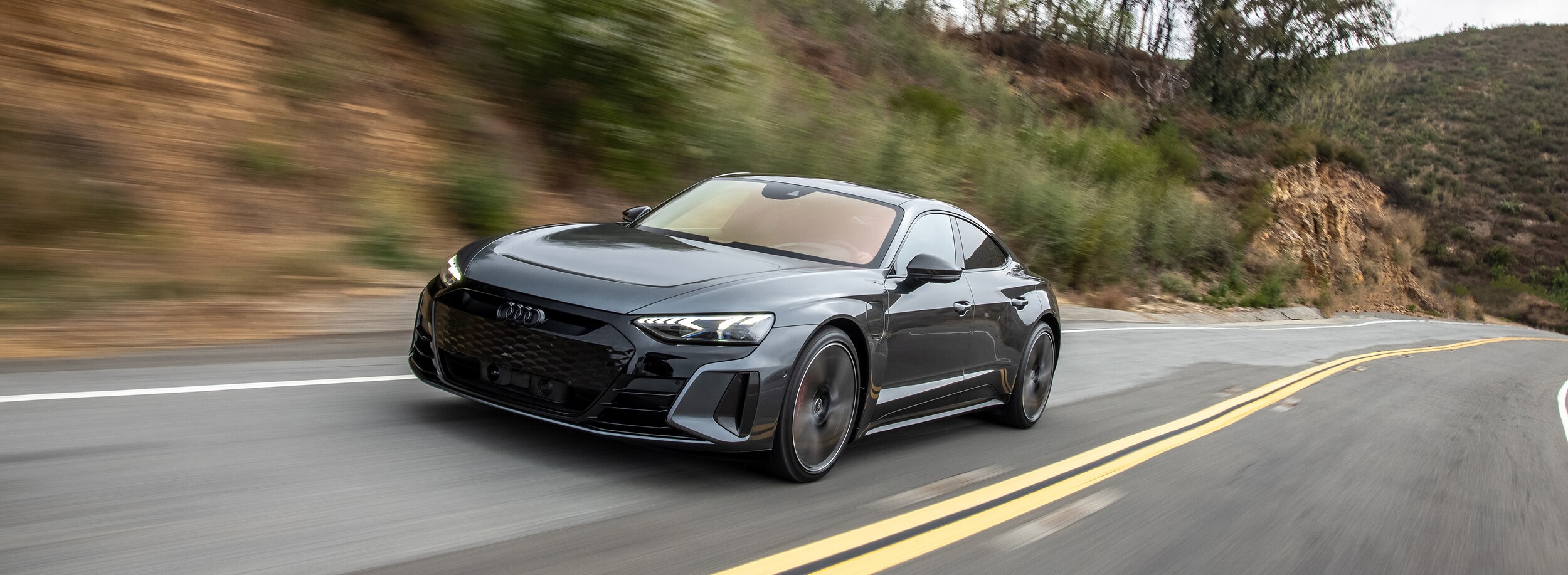 2022-Audi-etronGT-RS