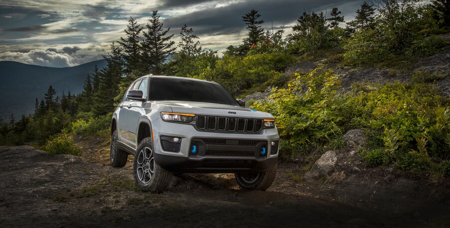 New Jeep Grand Cherokee 4xe outdoor background
