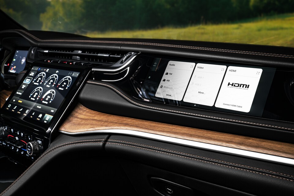 New Jeep Grand Cherokee 4xe interior dash