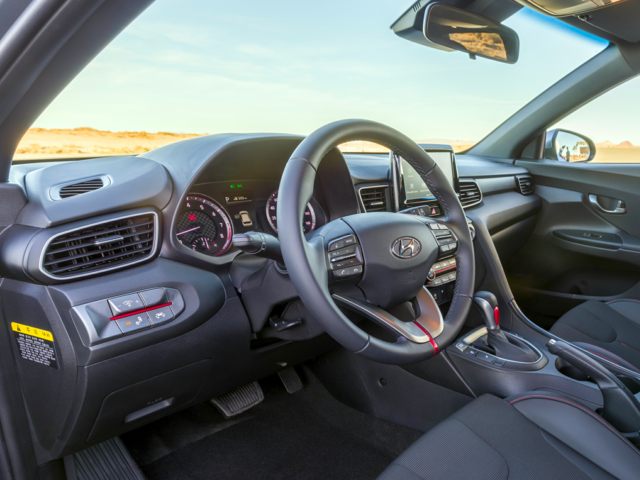 2020 Hyundai Veloster_6.jpg