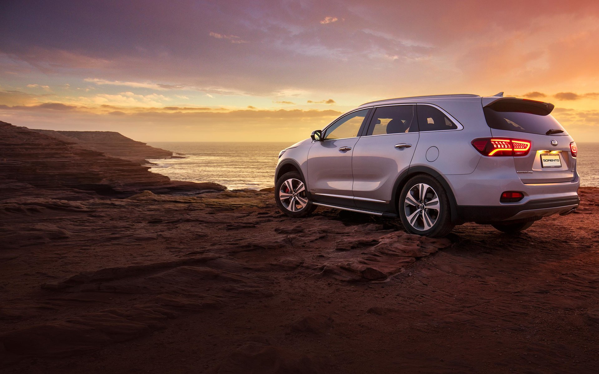 background_Sorento_2019_desktop_natgeo_video--kia-1920x-jpg.jpg