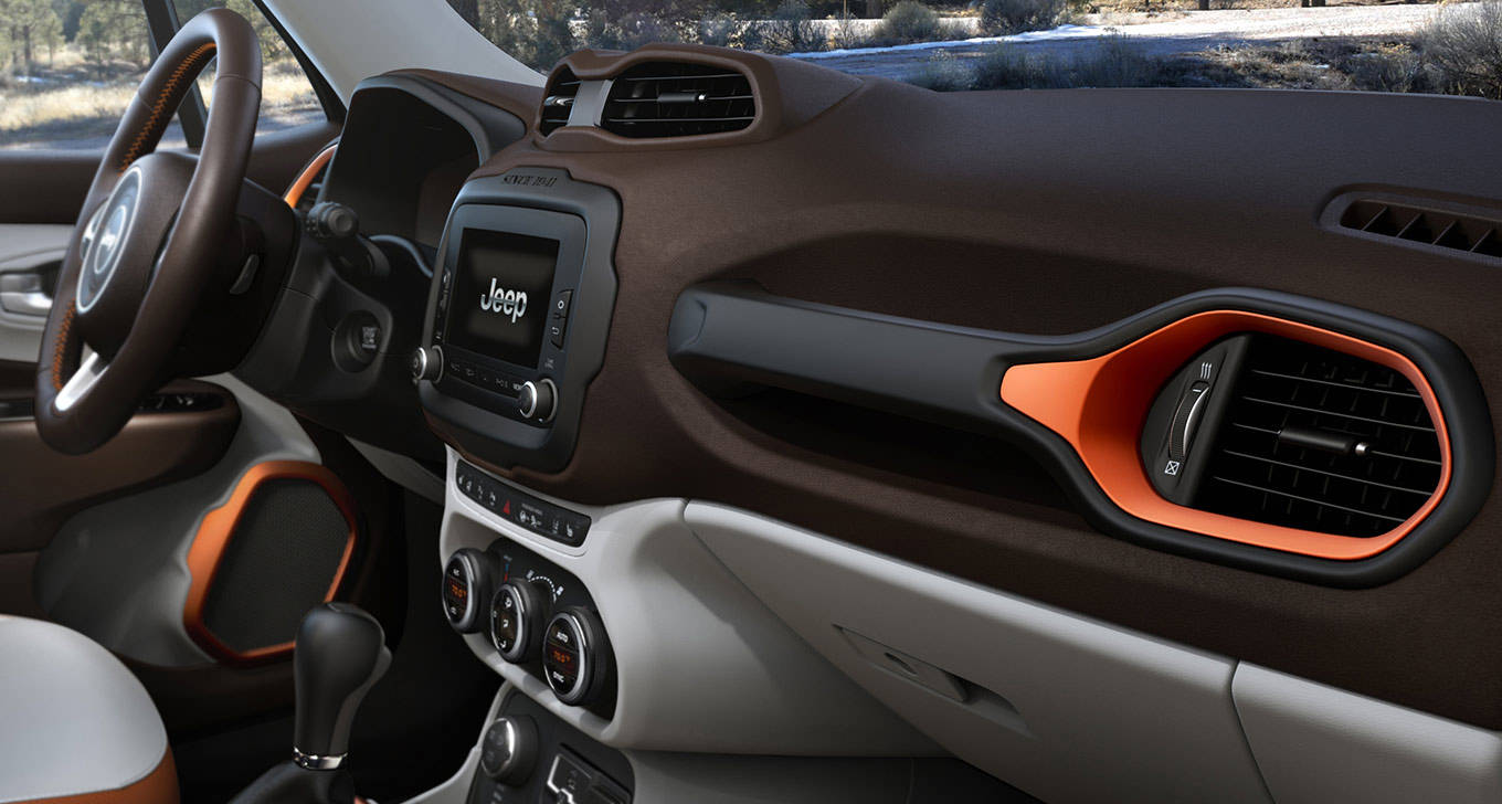 2015 Jeep Renegade Intetior.jpg