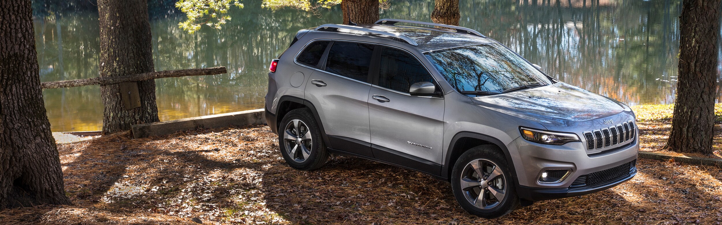 2019 Jeep Cherokee - Exterior (2).jpeg