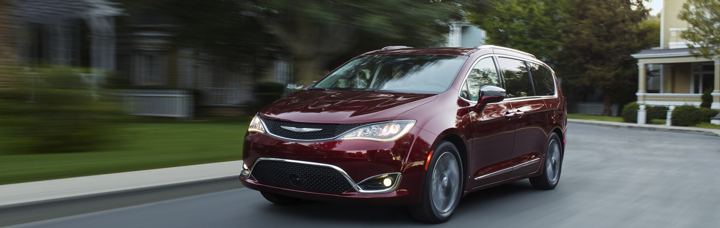 2017 Chrysler Pacifica - Exterior (3).jpg