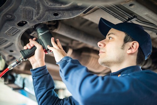 Service Tech Undercarrage.jpg