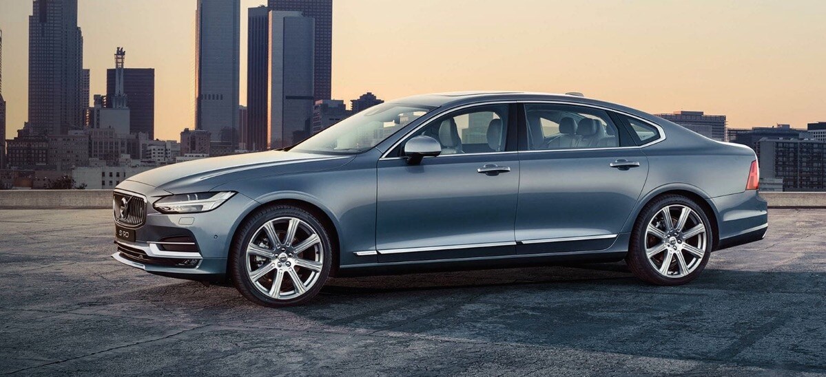 2018 Volvo S90 Silver.jpg
