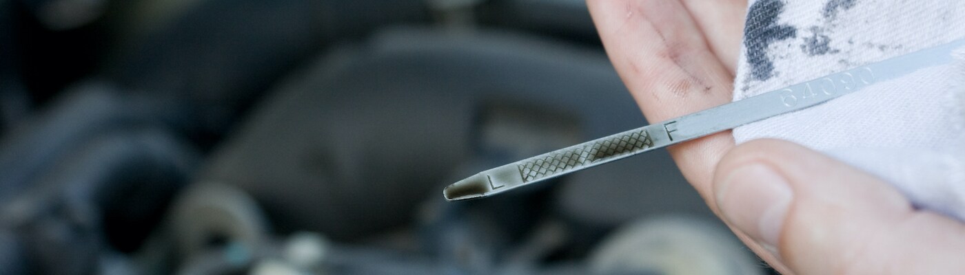 Checking engine oil