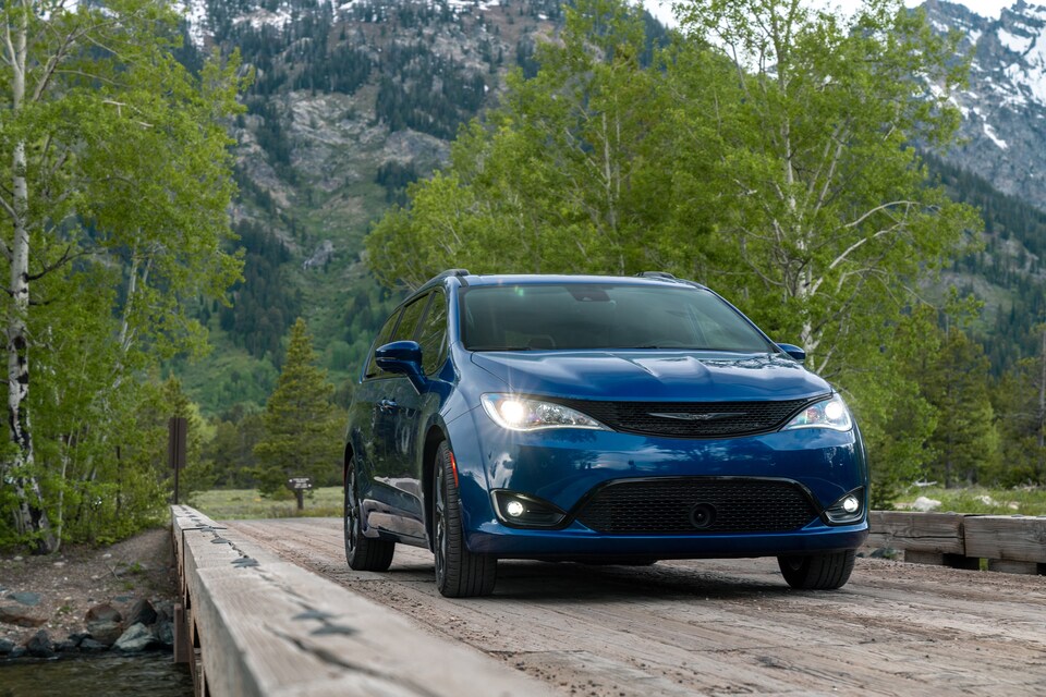New 2020 Chrysler Pacifica Driving in Hudson New York