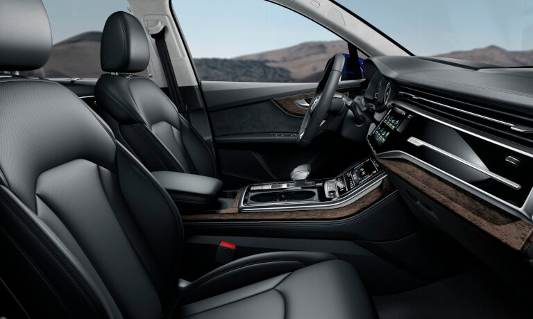 2024 Audi Q7 interior front seating