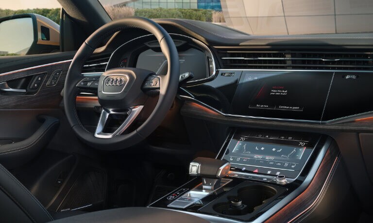 2024 Audi Q8 interior front