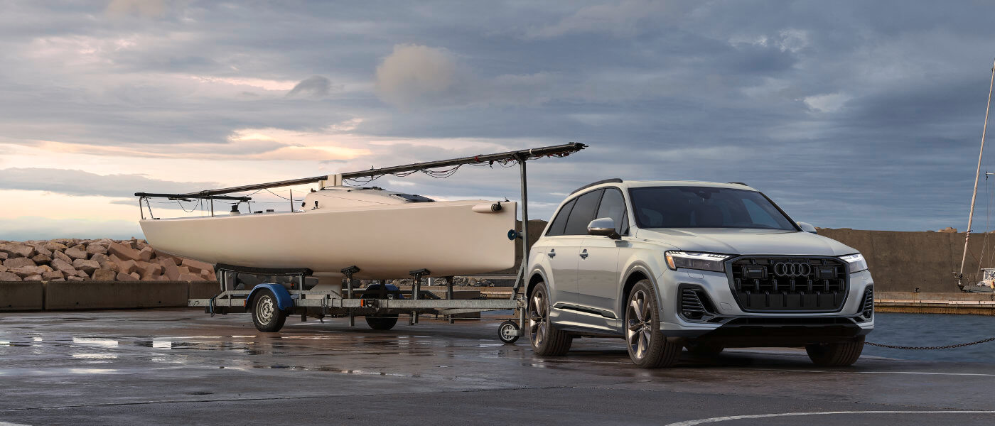 2025 Audi Q7 Exterior Towing Boat