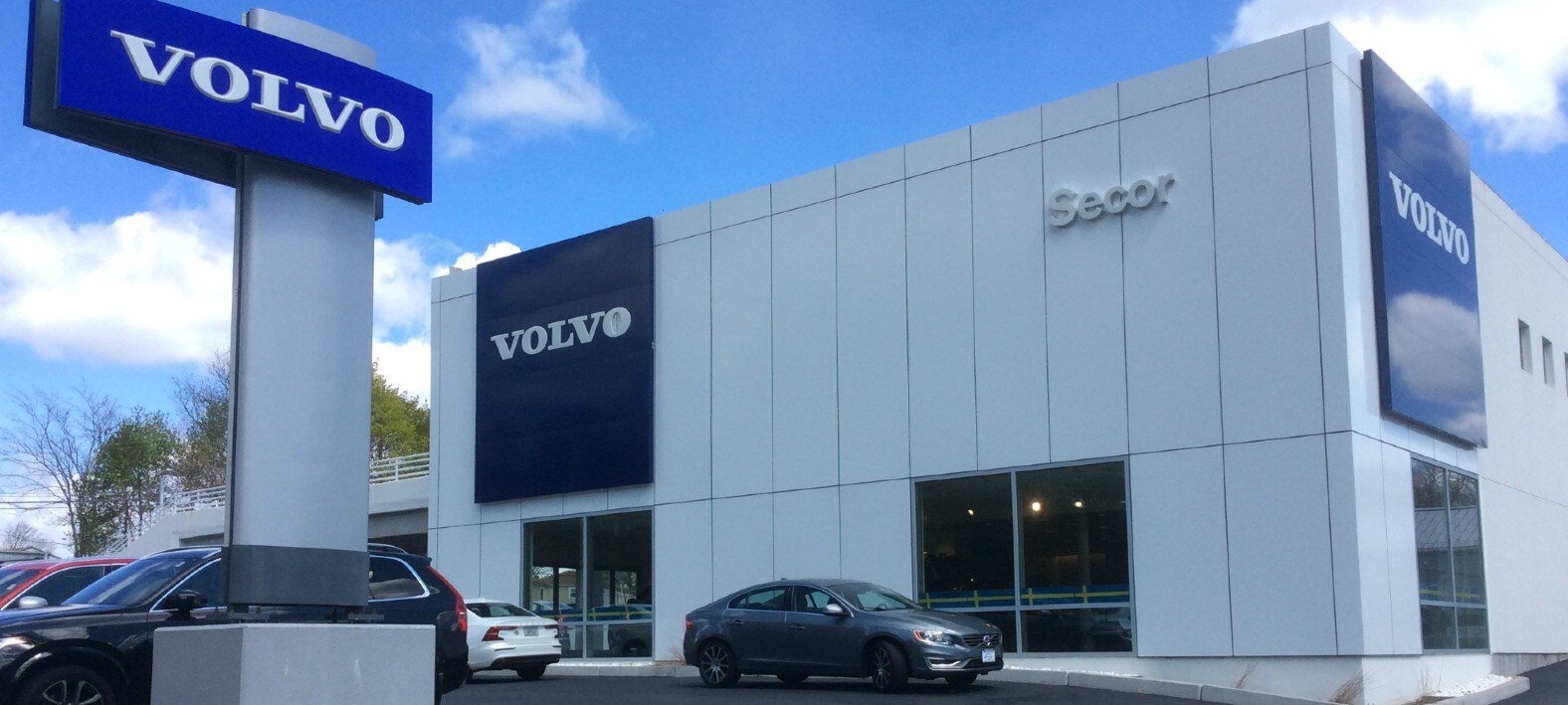 Volvo building3 edit.jpg