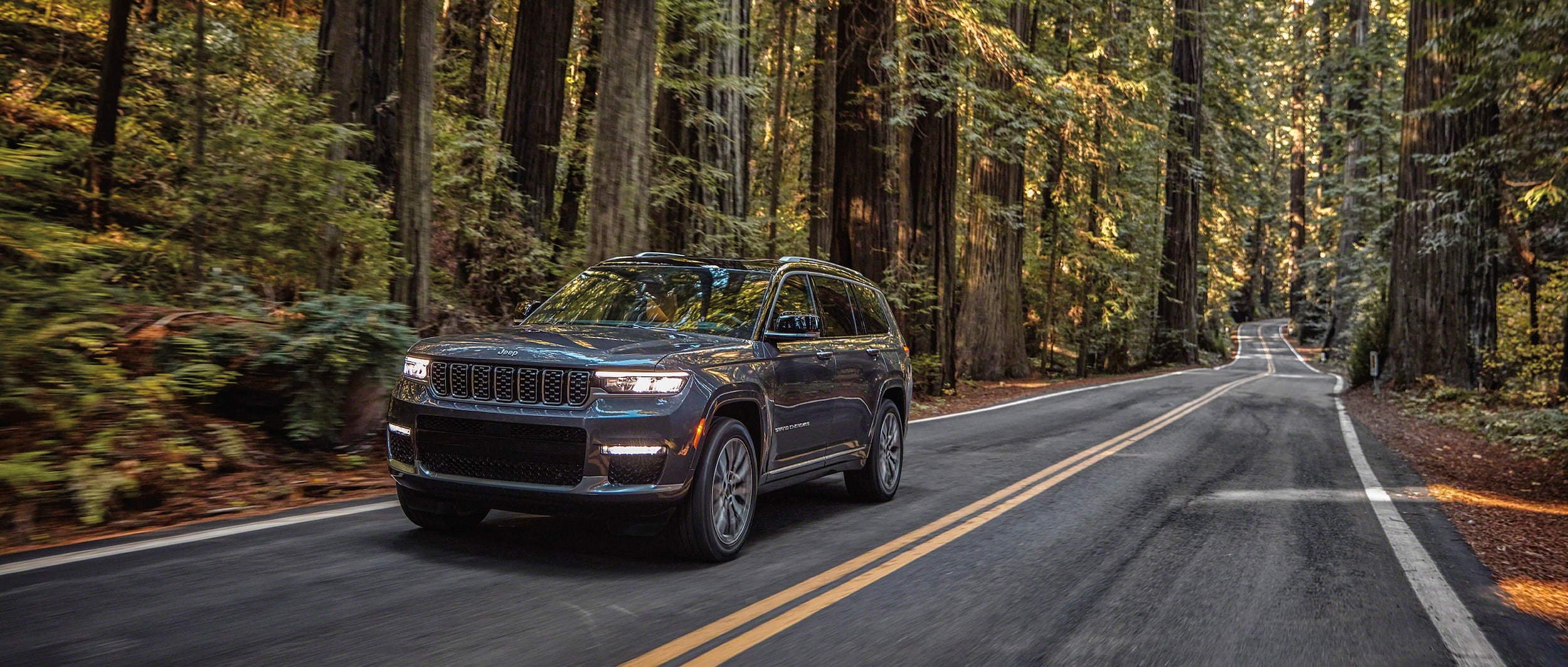 2021-Jeep-GrandCherokeeL-SummitReserve-SUV-L02.jpeg