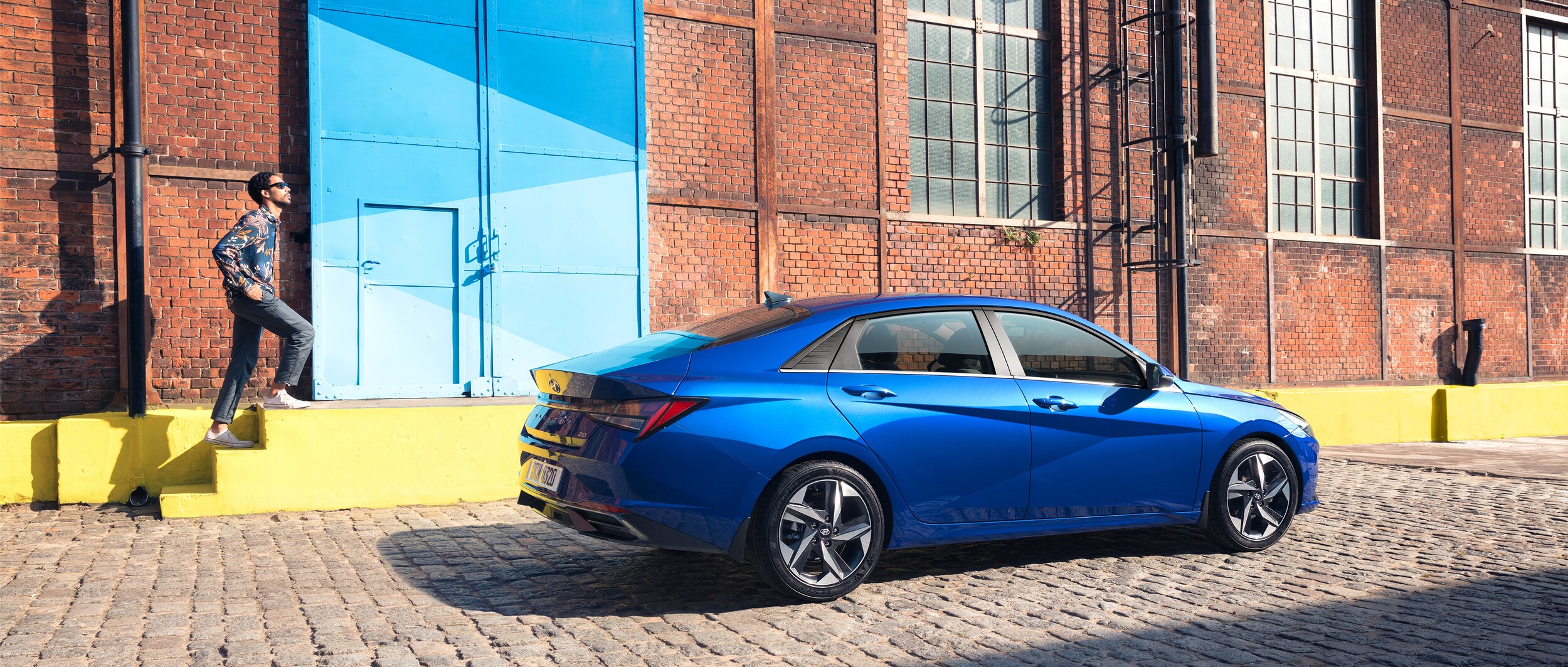2022-Hyundai-Elantra-Limited-Sedan-L03.jpeg