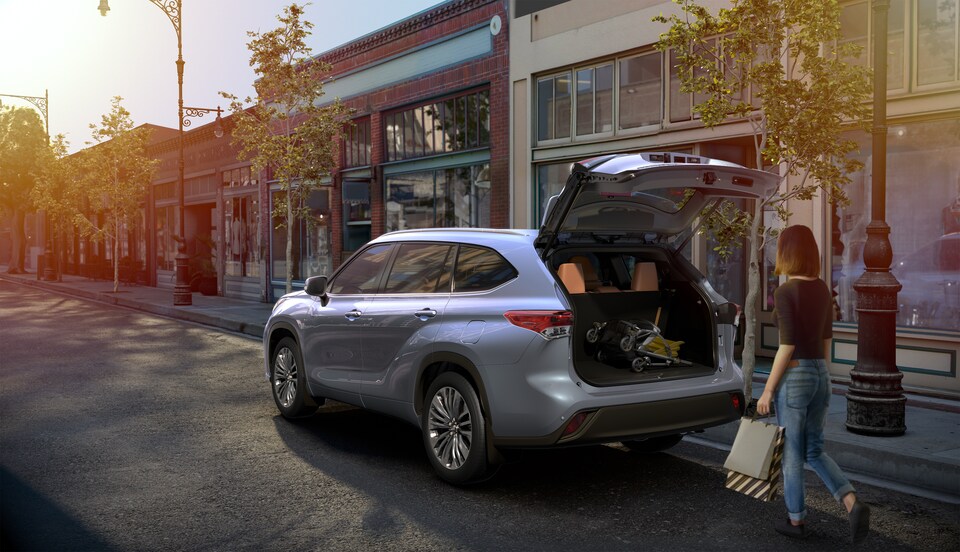2020-Toyota-Highlander-Platinum-SUV-L02.png