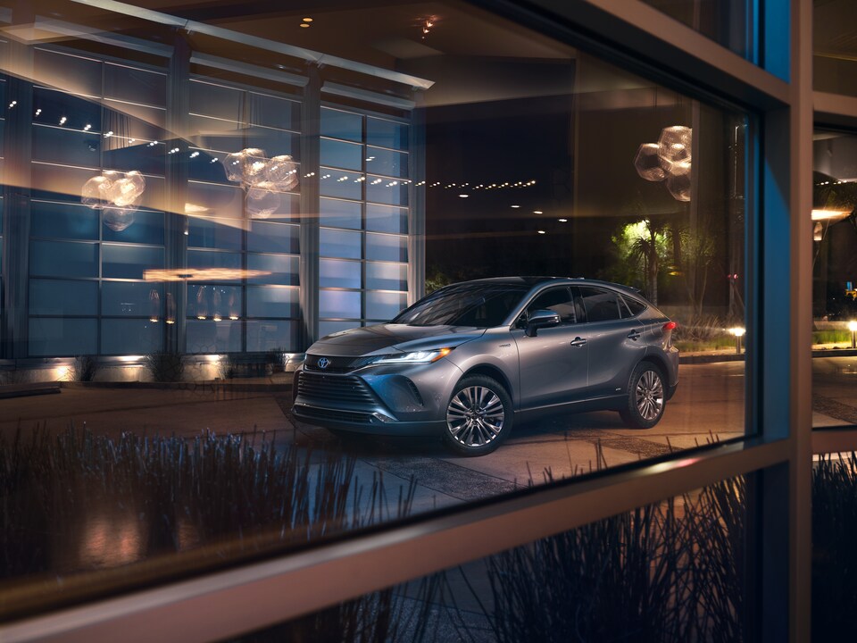2021-Toyota-Venza-Limited-SUV-L01.png
