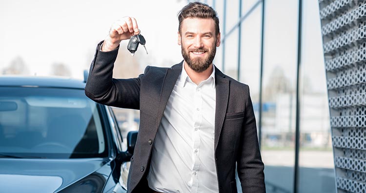 happy-customer.jpg happy customer with keys