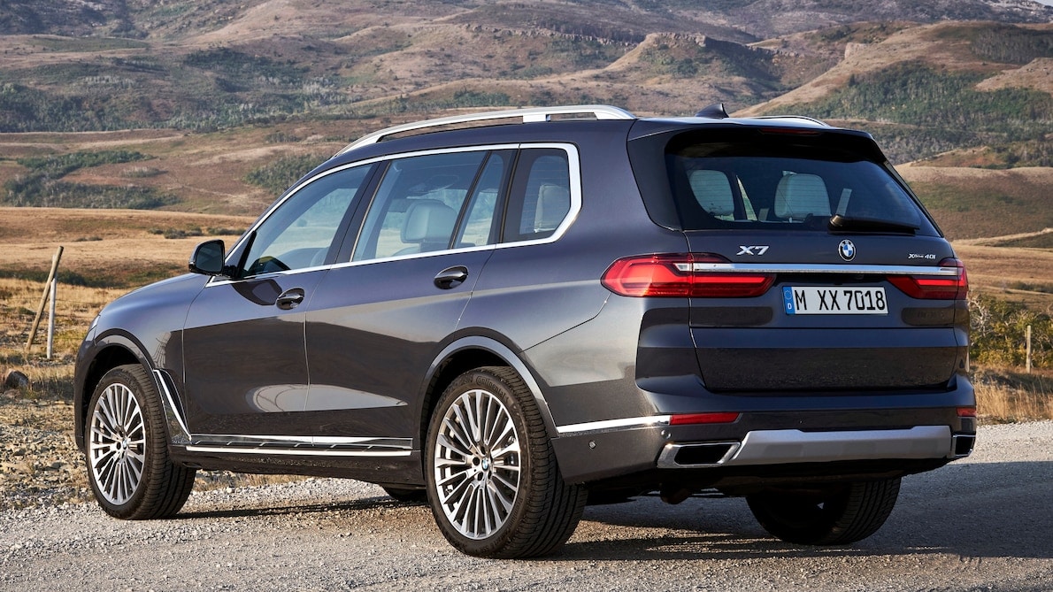 2019-BMW-X7-rear-three-quarters.jpg