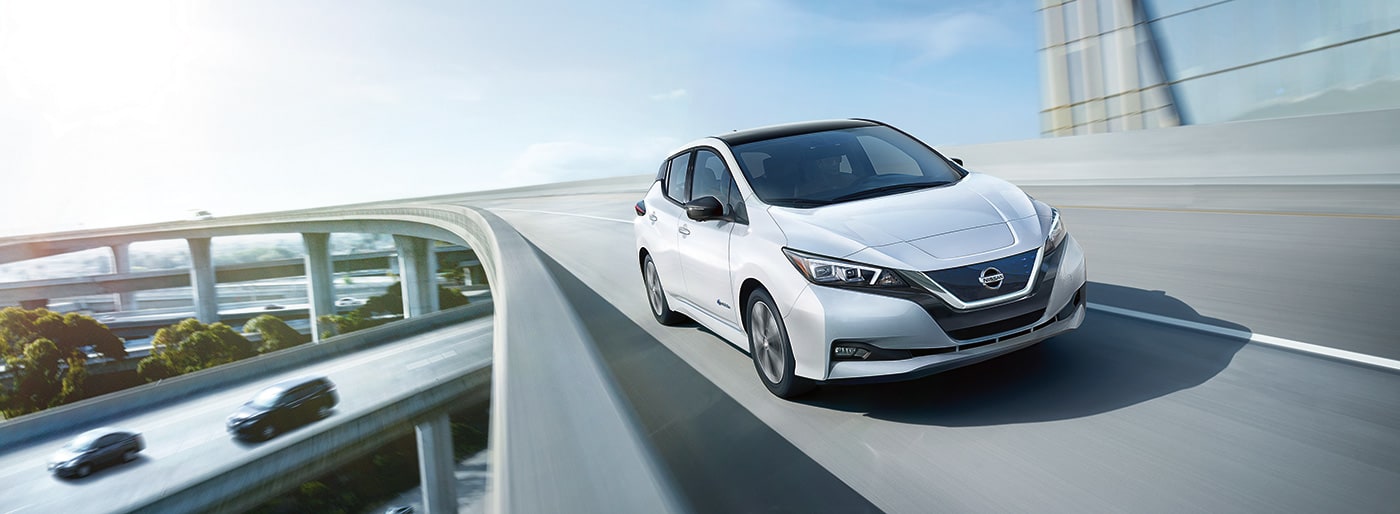 2018-LEAF-Hatchback_02.jpg