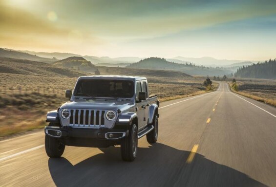 Screenshot_2018-12-07 FCA US Media - 2020 Jeep Gladiator.png