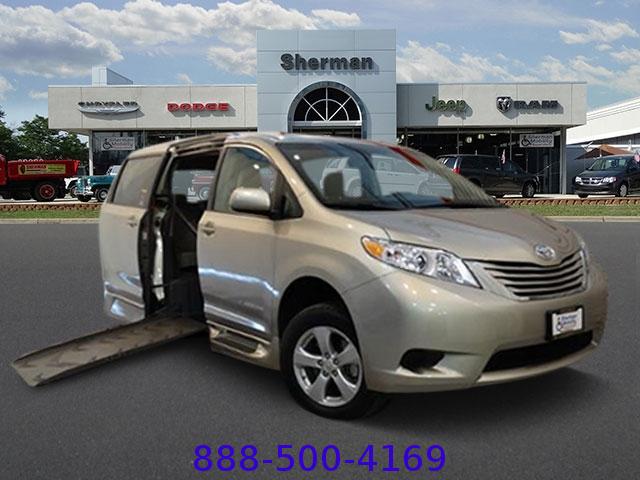 2015 Toyota Sienna Mobility Van.jpg