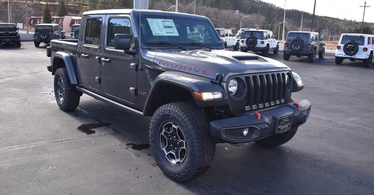 Granite 2023 Jeep Gladiator Mojave.jpg