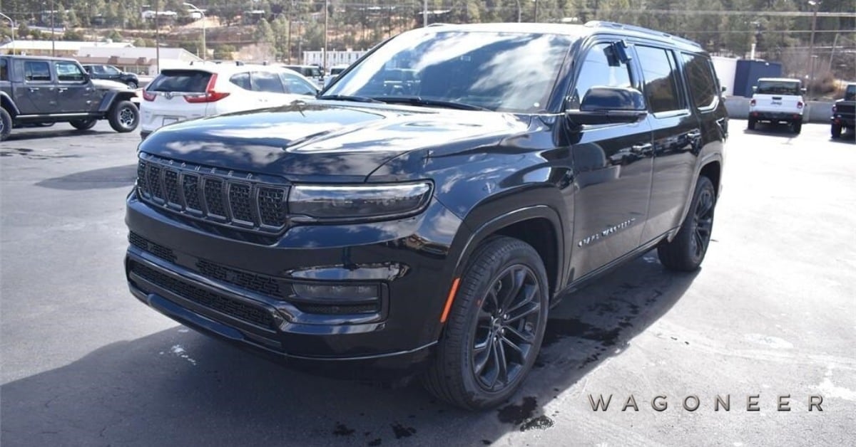 2023 Jeep Grand Wagoneer Obsidian.jpg