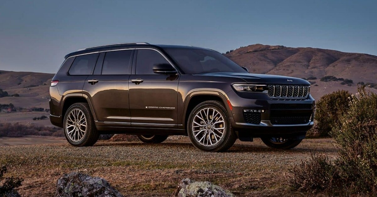 2023 Jeep Grand Cherokee.jpg